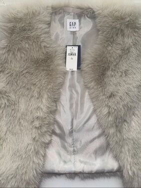 GAP Plush Faux Fur Vest in Light Gray